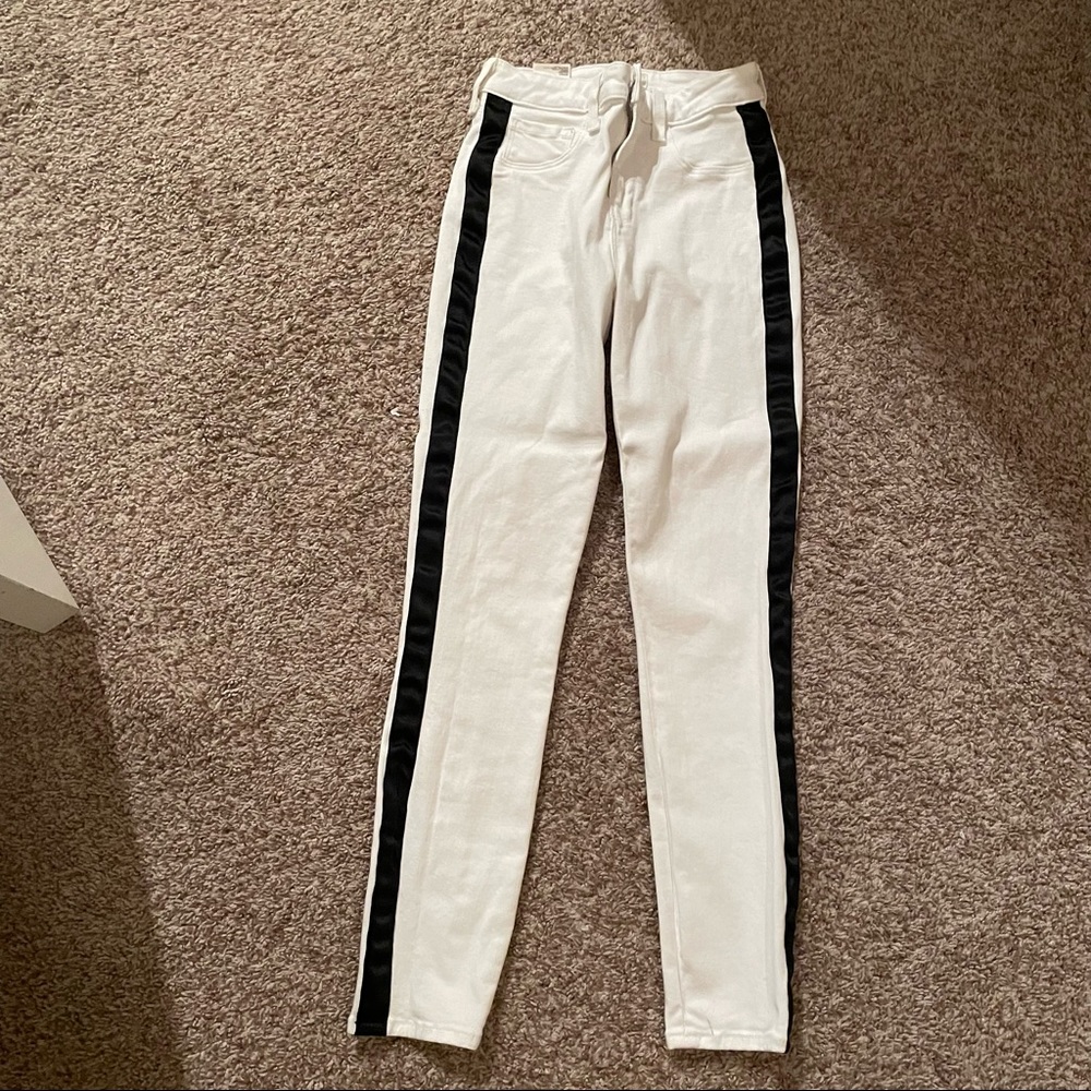 L’agence white jeans with black stripe